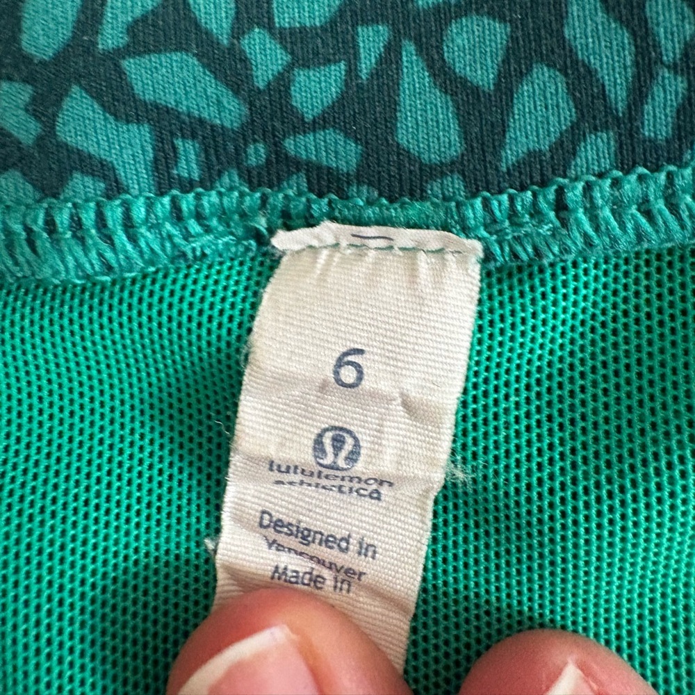 Lululemon jacket - Picture 3 of 4